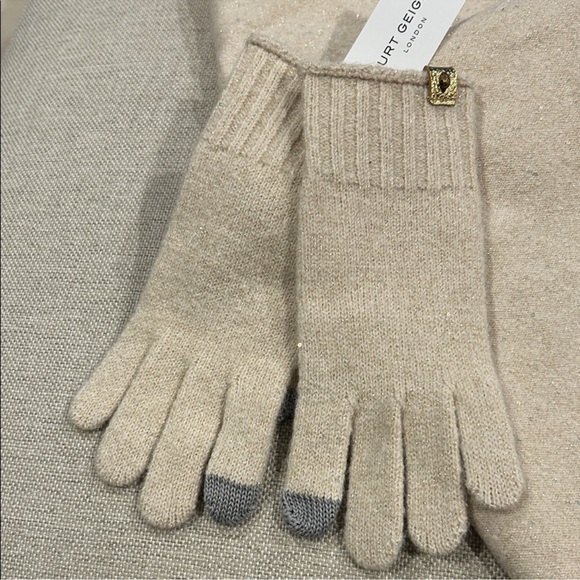 NWT Kurt Geiger Sparkly Bone Cashmere Poncho Shawl and Gloves Set - Picture 2 of 5